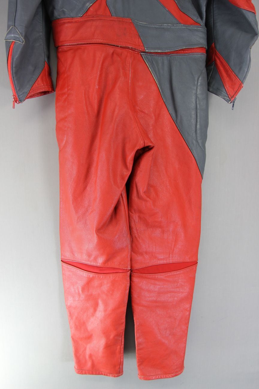 VINTAGE CBR 2 PIECE RED & GREY LEATHER CLASSIC BIKER SUIT 38 INCH/MEDIUM