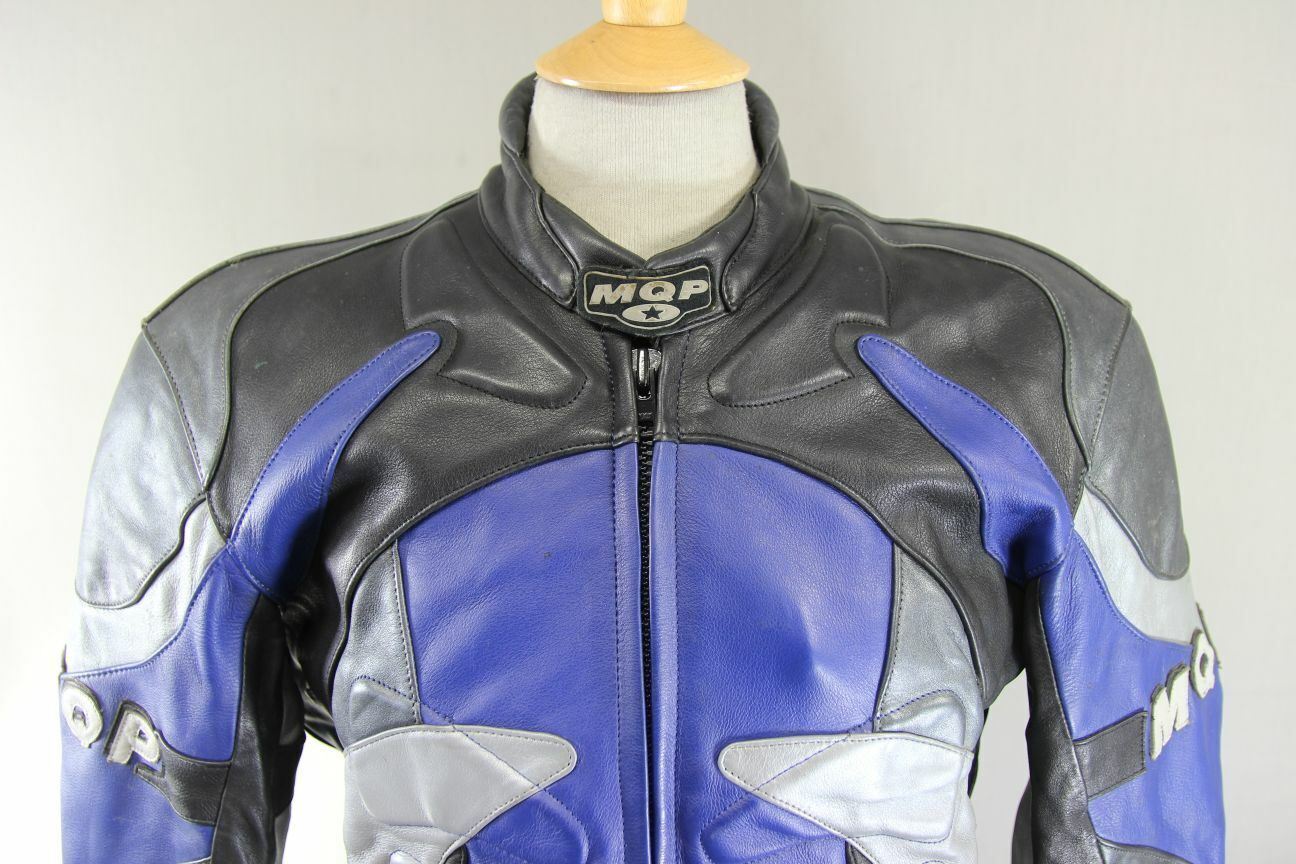 MQP 'ACES OF THE TRACK' BLUE, BLACK & SILVER LEATHER BIKER JACKET+CE ARMOUR 44IN