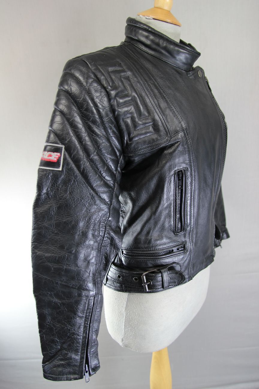 CLASSIC AKITO T-FORCE BLACK LEATHER BIKER JACKET: SIZE 12/34 -36 INCH CHEST