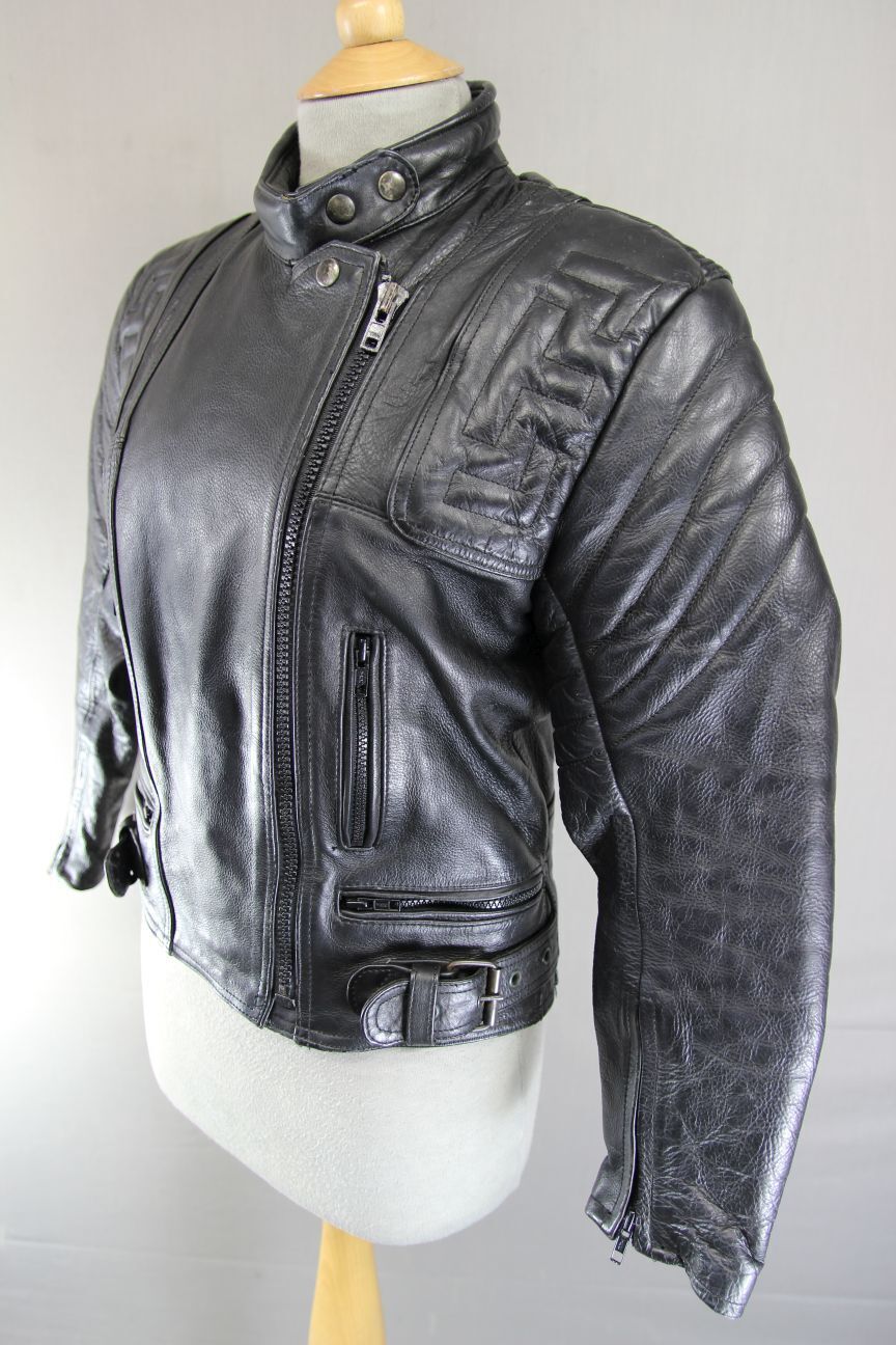 CLASSIC AKITO T-FORCE BLACK LEATHER BIKER JACKET: SIZE 12/34 -36 INCH CHEST
