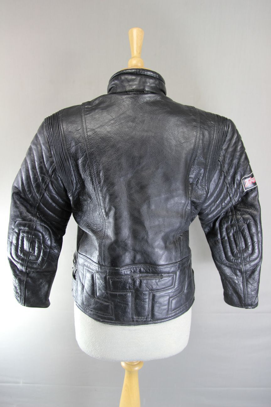 CLASSIC AKITO T-FORCE BLACK LEATHER BIKER JACKET: SIZE 12/34 -36 INCH CHEST