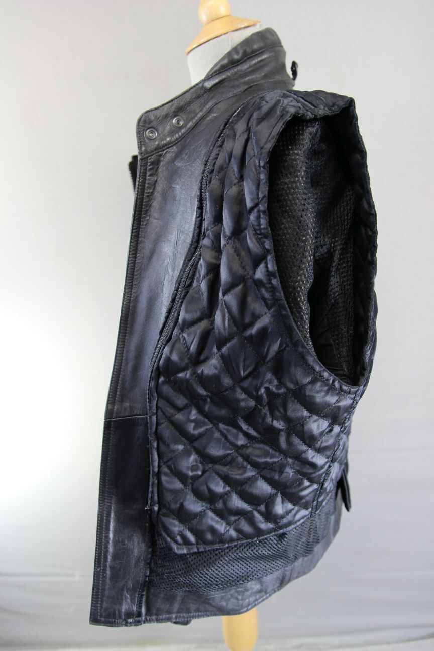 BLACK LEATHER BIKER JACKET WITH ELBOW PROTECTORS & THERMAL LINING 36 INCH