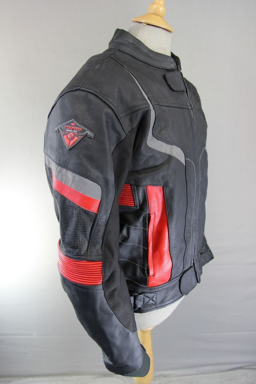 TEXPEED BLACK & RED LEATHER BIKER JACKET WITH CE ARMOUR & THERMAL LINING 40"/MED
