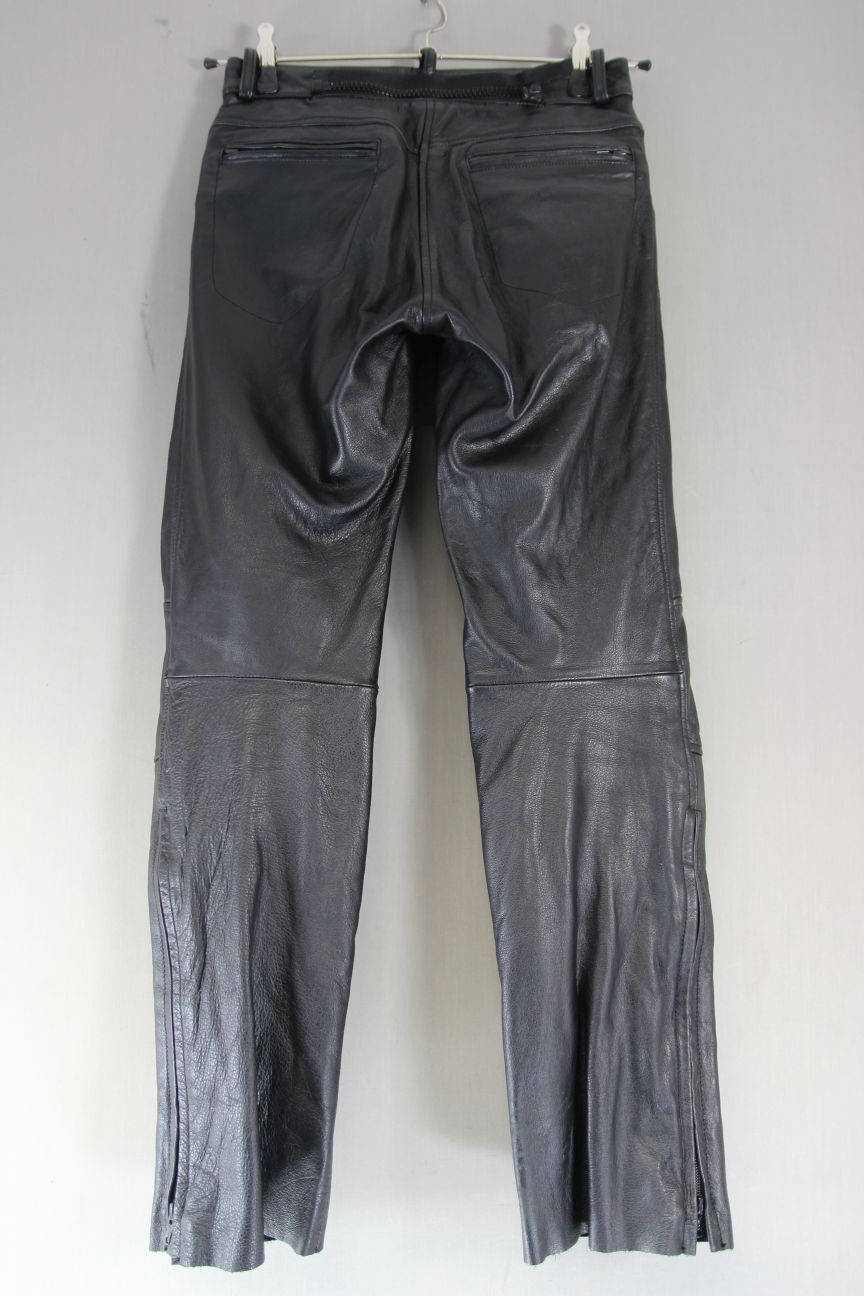 RICHA BLACK LEATHER BIKER JEANS + CE ARMOUR SIZE 8: WAIST 28 IN/INSIDE LEG 30 IN