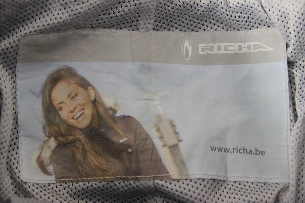RICHA BLACK LEATHER BIKER JEANS + CE ARMOUR SIZE 8: WAIST 28 IN/INSIDE LEG 30 IN