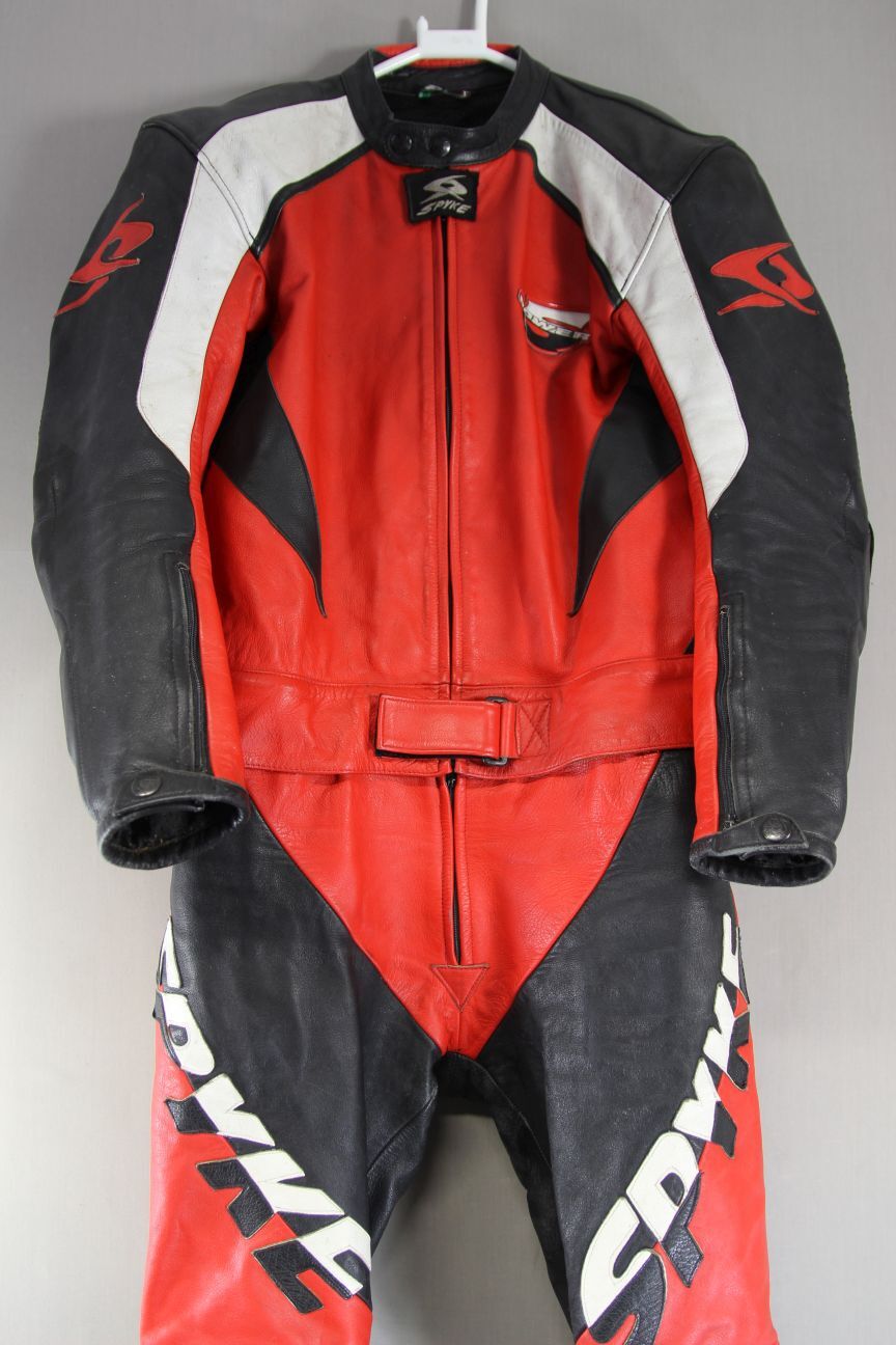 SPYKE ITALIAN MADE 2 PIECE LEATHER BIKER SUIT + CE ARMOUR & KNEE SLIDERS 40 INCH