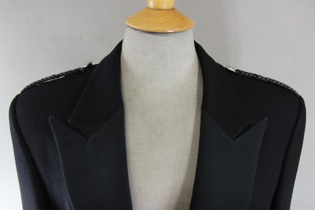 EX HIRE SCOTTISH CEREMONIAL PURE WOOL BLACK PRINCE CHARLIE JACKET 32IN (X SHORT)