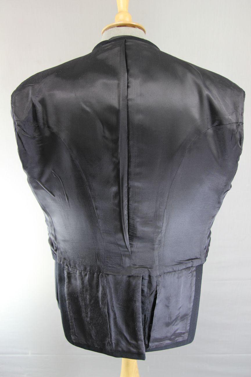 EX HIRE SCOTTISH CEREMONIAL PURE WOOL BLACK PRINCE CHARLIE JACKET 32IN (X SHORT)
