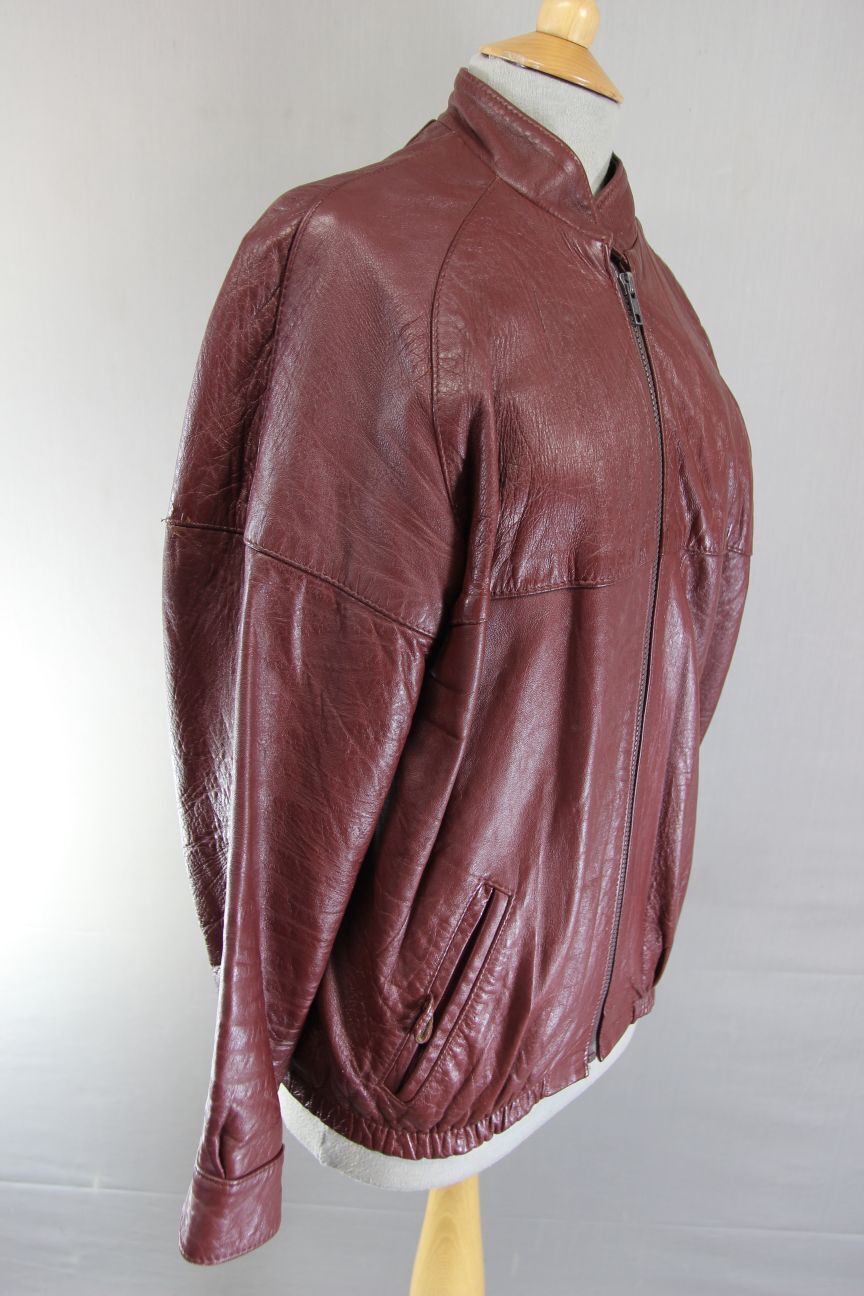 VINTAGE 1970'S BRITISH MADE C&A RED/BROWN CLASSIC LEATHER JACKET: SIZE 16/40 IN