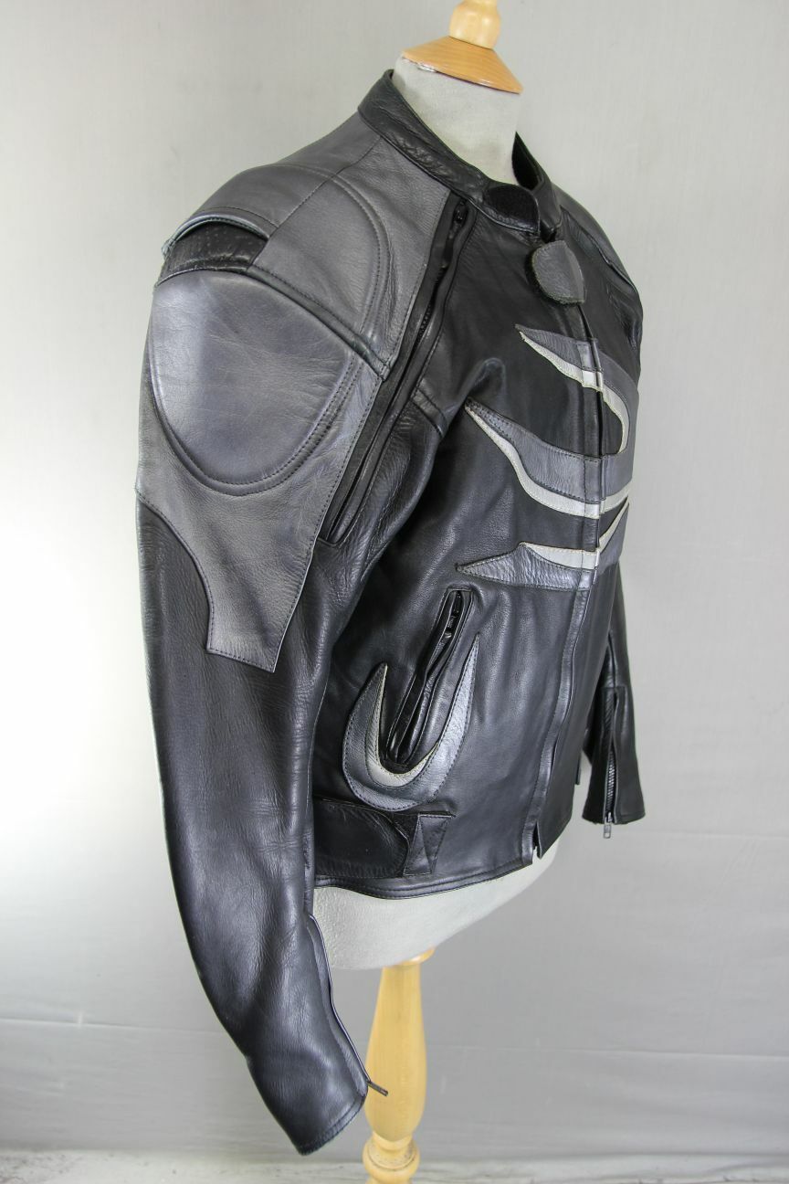J&S BLACK & SILVER LEATHER BIKER JACKET WITH BACK PROTECTOR & THERMAL LINING 40"