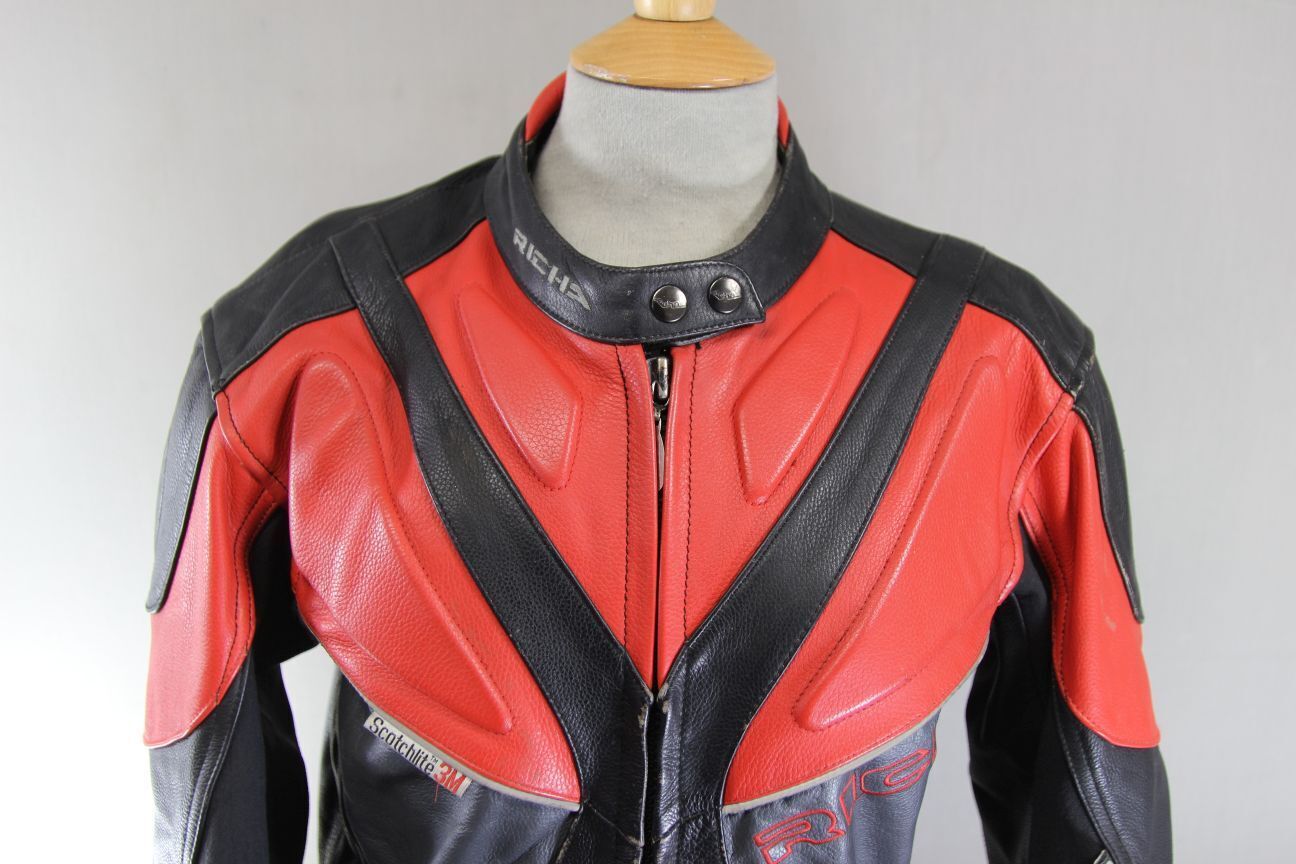 RICHA BLACK, RED & SILVER LEATHER BIKER JACKET WITH REMOVABLE CE ARMOUR: SIZE 14