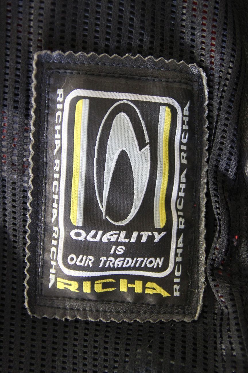 RICHA BLACK, RED & SILVER LEATHER BIKER JACKET WITH REMOVABLE CE ARMOUR: SIZE 14