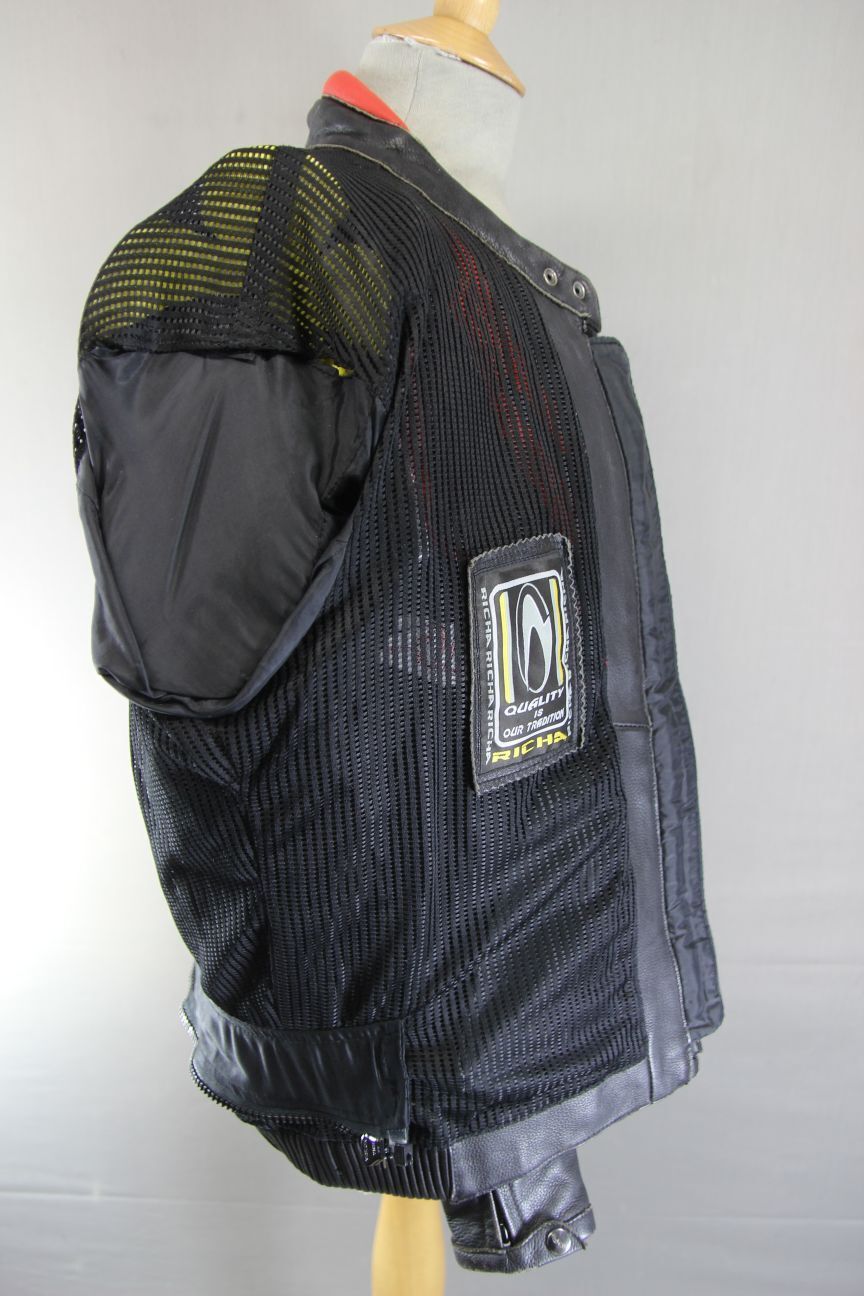 RICHA BLACK, RED & SILVER LEATHER BIKER JACKET WITH REMOVABLE CE ARMOUR: SIZE 14