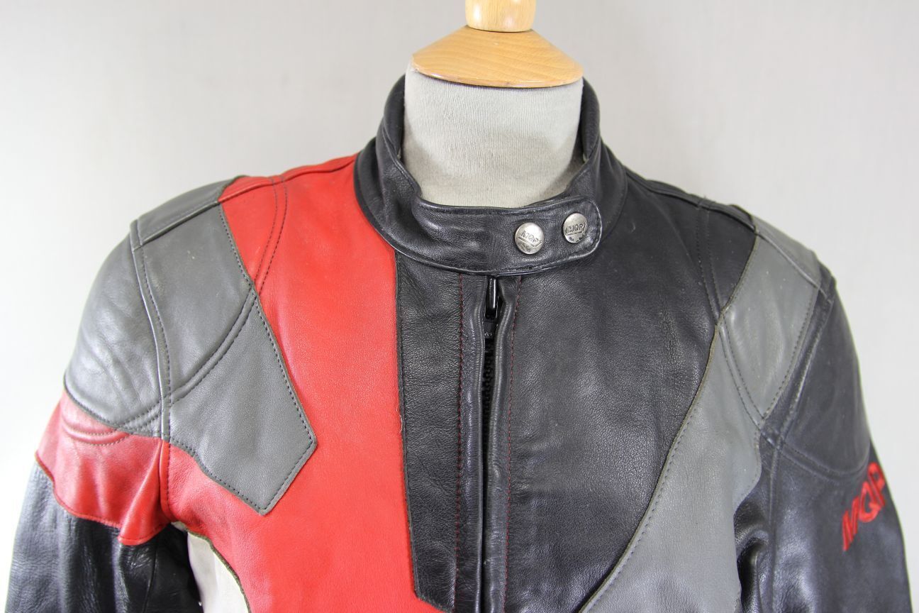 MQP BLACK, RED, WHITE & GREY LEATHER BIKER JACKET + BACK PROTECTOR: 42-44"/LARGE
