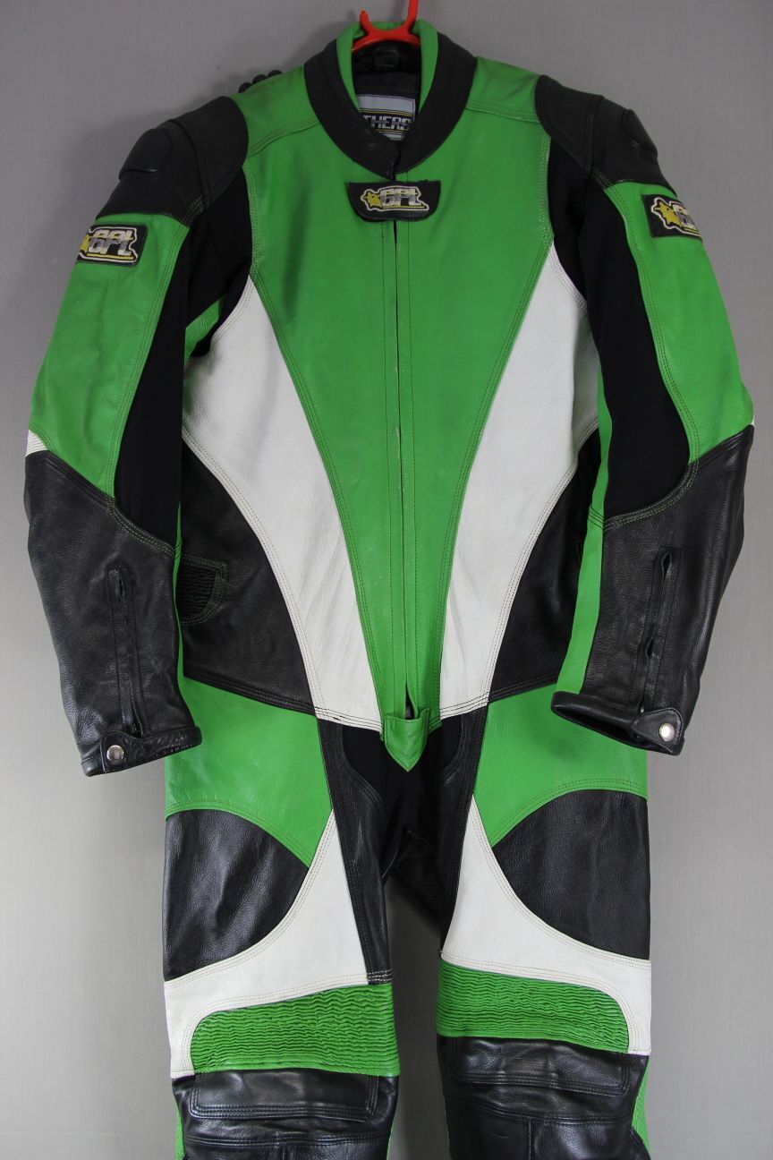 GPL 1 PIECE GREEN, BLACK & WHITE LEATHER BIKER SUIT + ARMOUR/THERMAL LINING 40IN