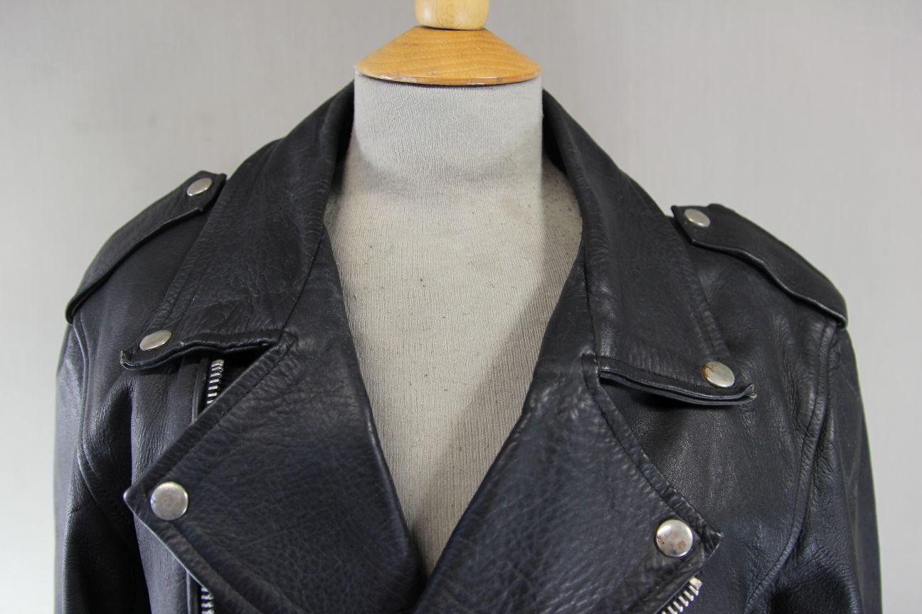 VNTG 70s ORTOV OF LONDON BRITISH MADE PUNK ROCK BLACK LEATHER BIKER JACKET 36 IN