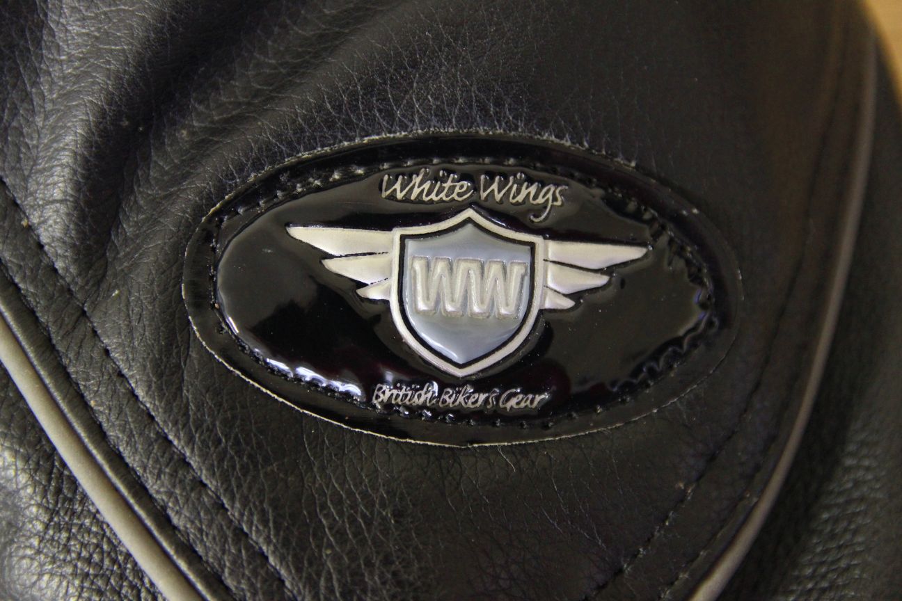 WHITE WINGS BLACK LEATHER BIKER JACKET 42 INCH/LARGE