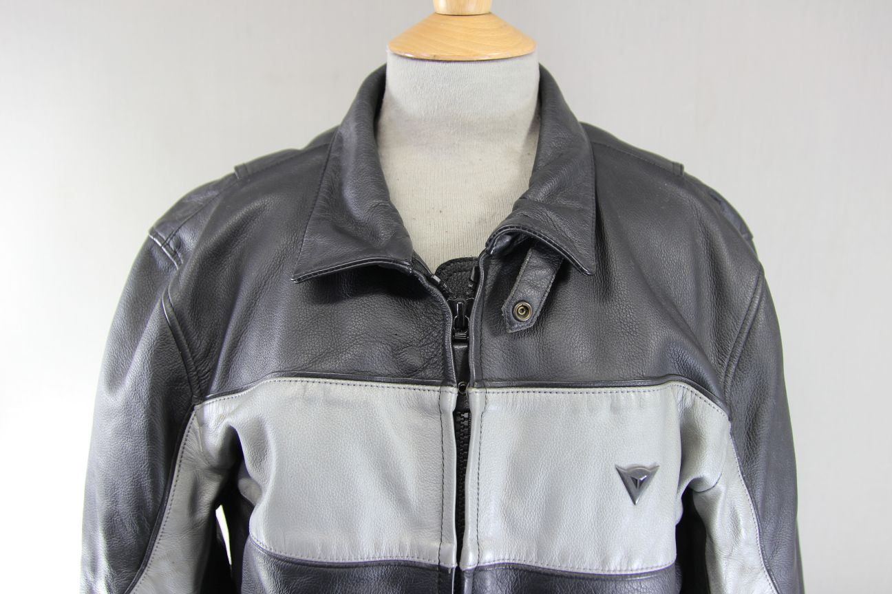 DAINESE BLACK & SILVER LEATHER BIKER JACKET WITH CE ARMOUR & THERMAL LINING 36IN