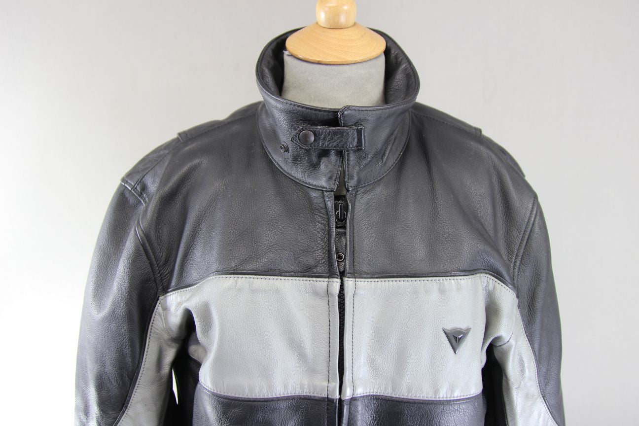 DAINESE BLACK & SILVER LEATHER BIKER JACKET WITH CE ARMOUR & THERMAL LINING 36IN
