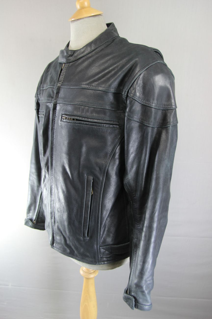 BLACK LEATHER BIKER JACKET + REMOVABLE BACK, SHOULDER & ELBOW CE ARMOUR 38IN/MED