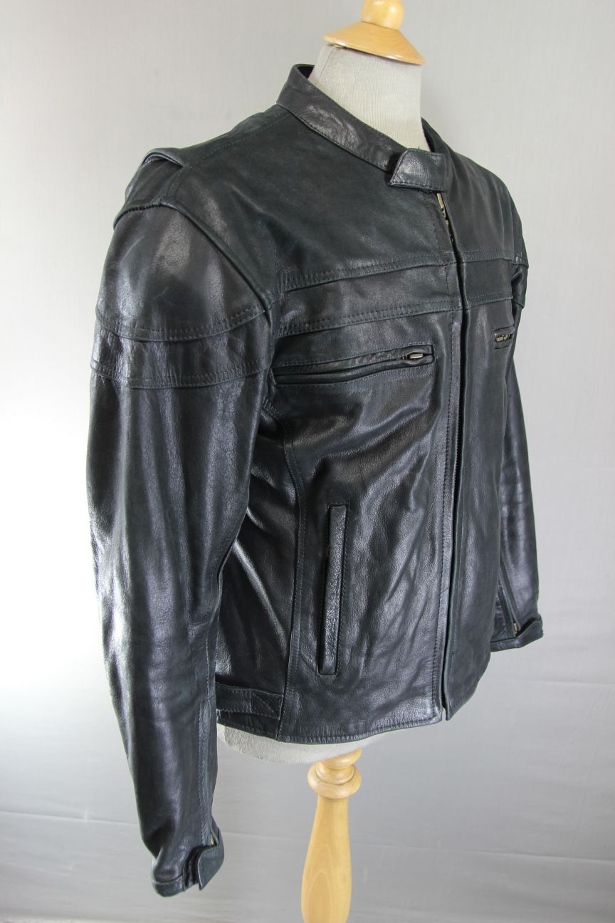 BLACK LEATHER BIKER JACKET + REMOVABLE BACK, SHOULDER & ELBOW CE ARMOUR 38IN/MED