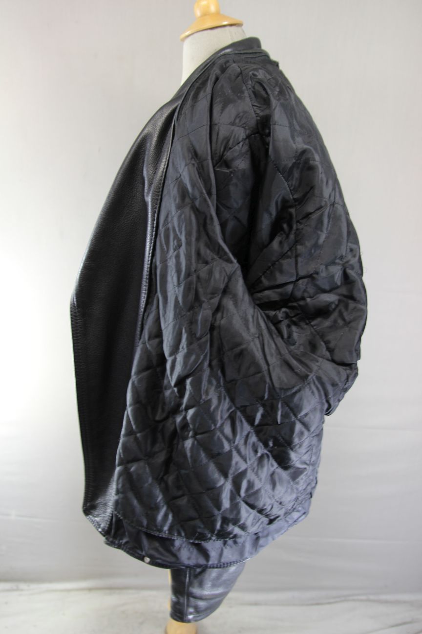 VINTAGE 70s PUNK ROCK STYLE BLACK LEATHER BIKER JACKET WITH QUILTED LINING 54 IN