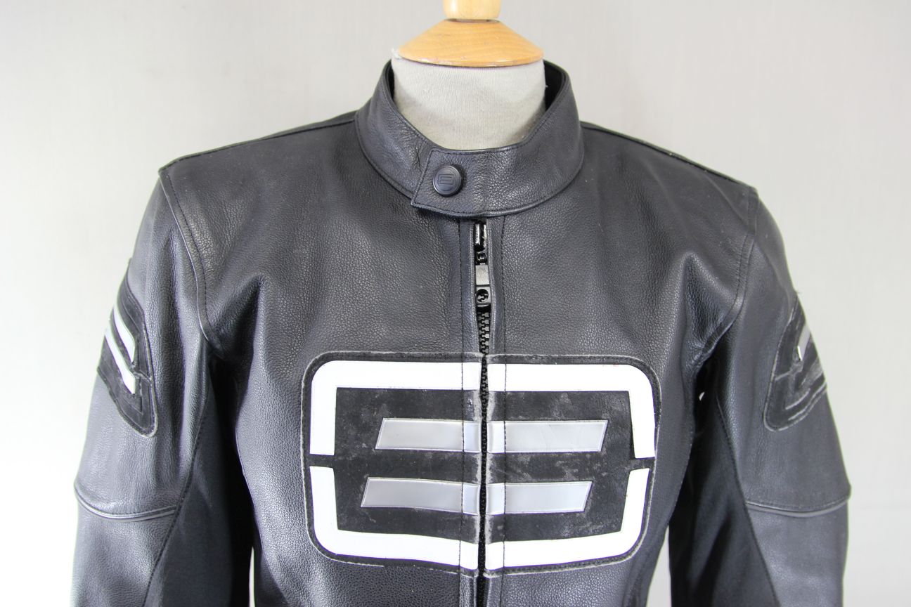 SWIFT BLACK LEATHER BIKER JACKET WITH CE ARMOUR & THERMAL LINING: 34 IN/X SMALL