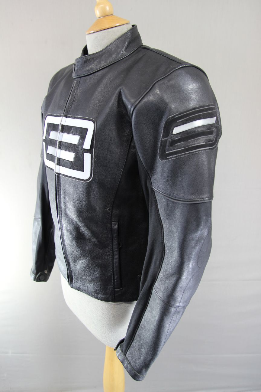 SWIFT BLACK LEATHER BIKER JACKET WITH CE ARMOUR & THERMAL LINING: 34 IN/X SMALL