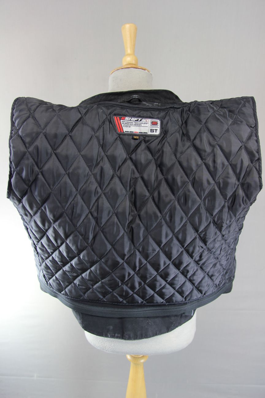 SWIFT BLACK LEATHER BIKER JACKET WITH CE ARMOUR & THERMAL LINING: 34 IN/X SMALL