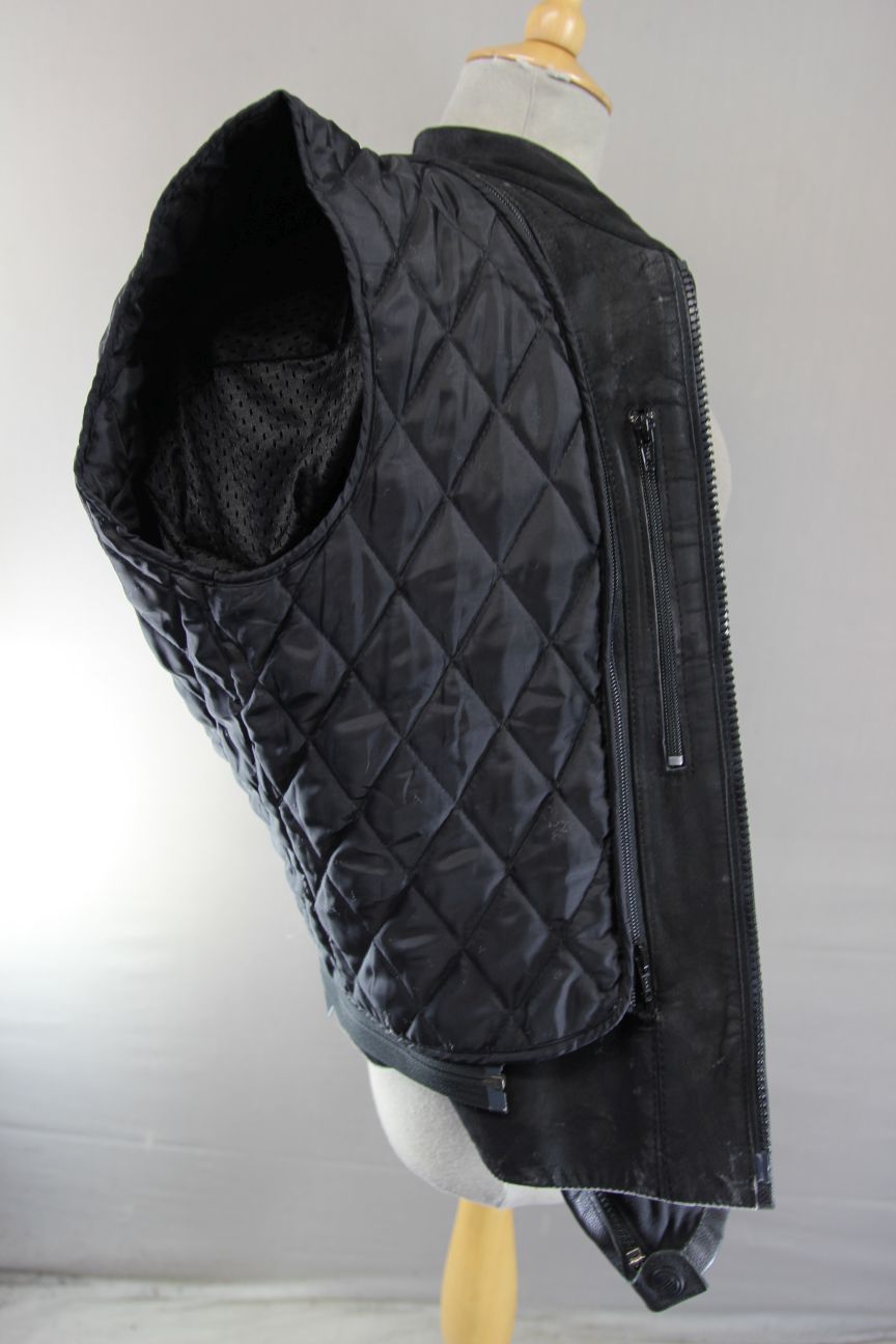 SWIFT BLACK LEATHER BIKER JACKET WITH CE ARMOUR & THERMAL LINING: 34 IN/X SMALL