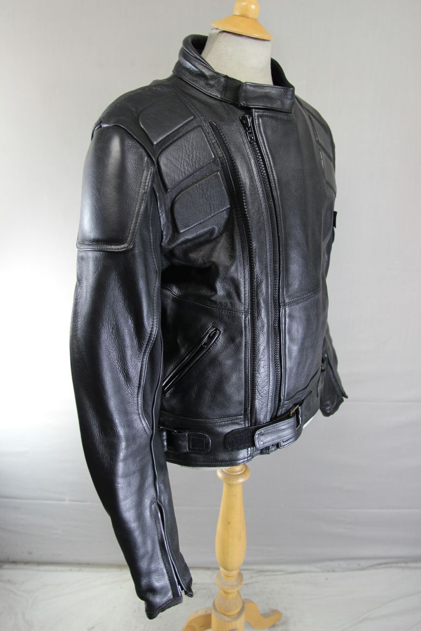 DANNISPORT BLACK LEATHER BIKER JACKET + SHOULDER & ELBOW T-PRO CE ARMOUR 44-46IN