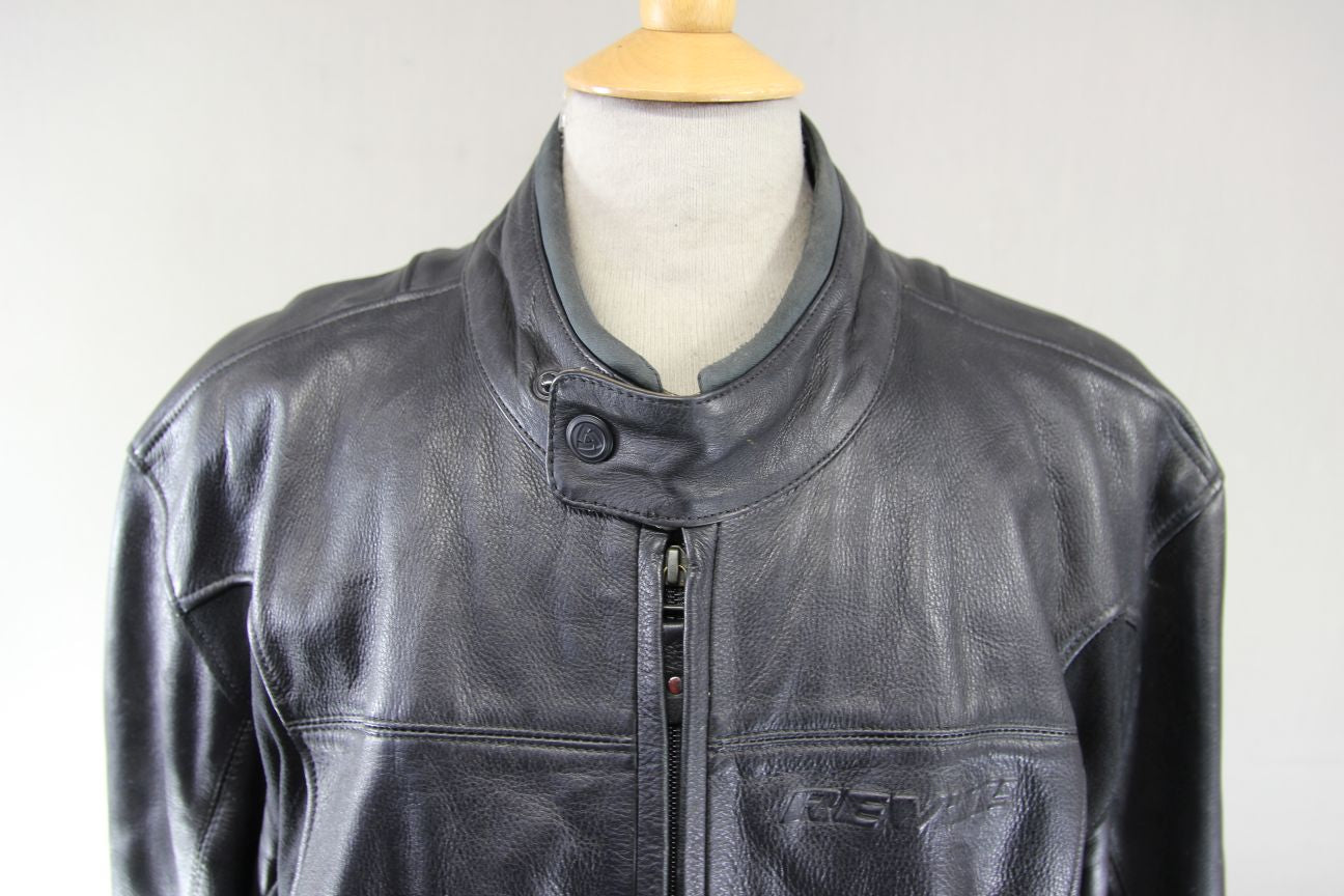 REV'IT! BLACK LEATHER BIKER JACKET WITH REMOVABLE SHOULDER & ELBOW CE ARMOUR 48"