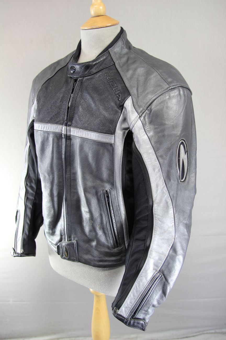 RICHA AVS EVO ALL SEASON LEATHER BIKER JACKET WITH CE ARMOUR/THERMAL LINING 38IN