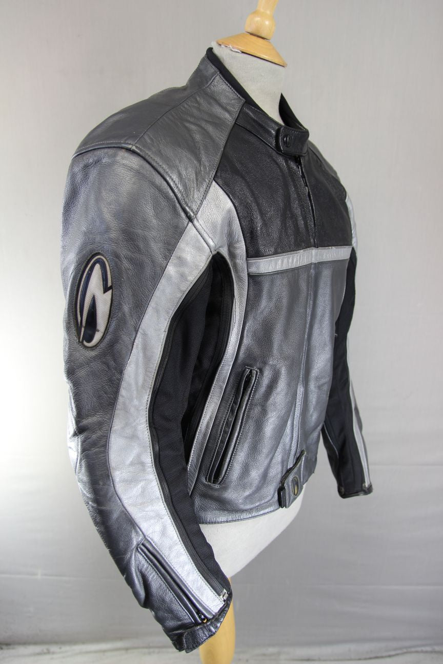 RICHA AVS EVO ALL SEASON LEATHER BIKER JACKET WITH CE ARMOUR/THERMAL LINING 38IN