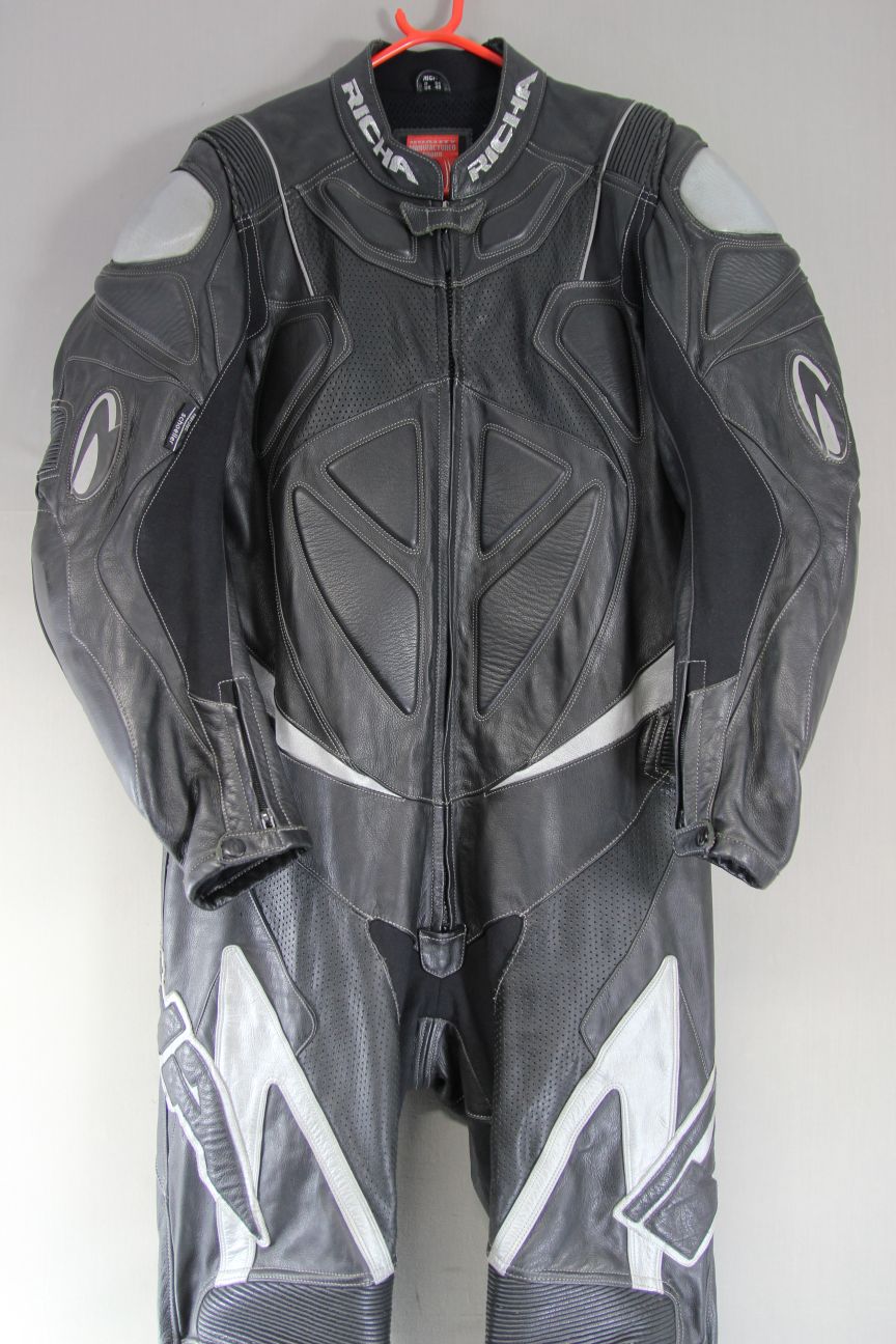 RICHA 1PIECE BLACK & SILVER LEATHER BIKER SUIT + CE ARMOUR & KNEE SLIDERS 46-48"