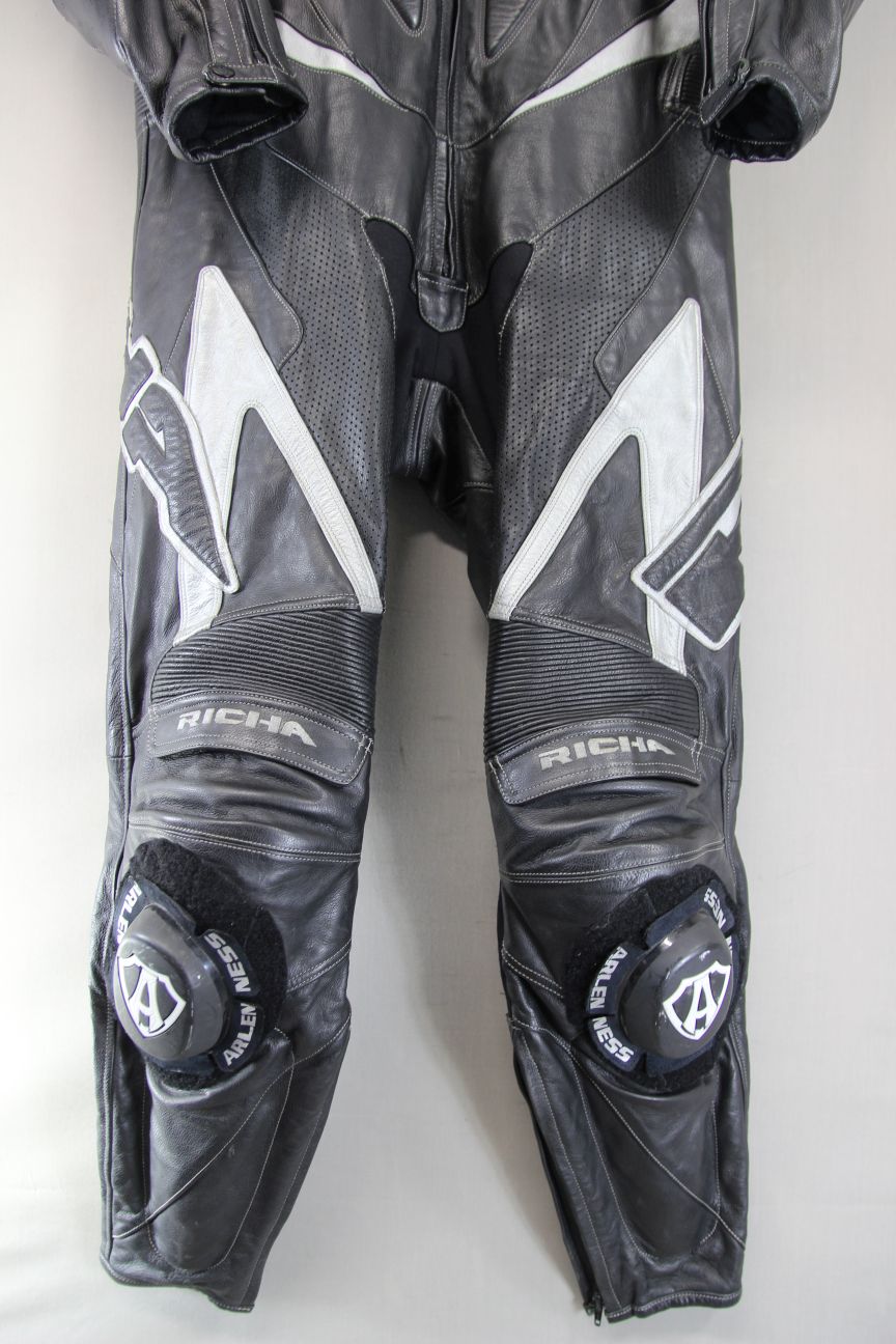 RICHA 1PIECE BLACK & SILVER LEATHER BIKER SUIT + CE ARMOUR & KNEE SLIDERS 46-48"