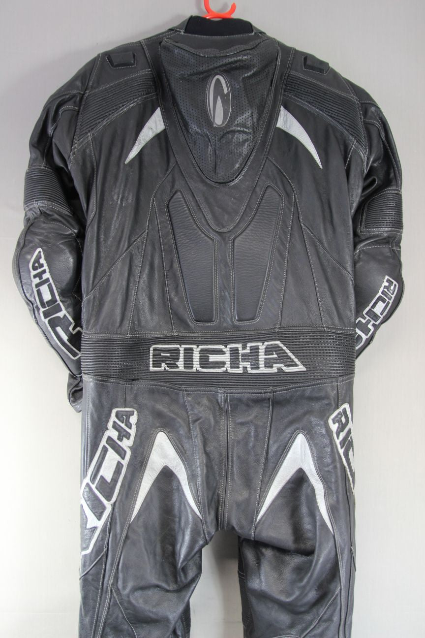 RICHA 1PIECE BLACK & SILVER LEATHER BIKER SUIT + CE ARMOUR & KNEE SLIDERS 46-48"