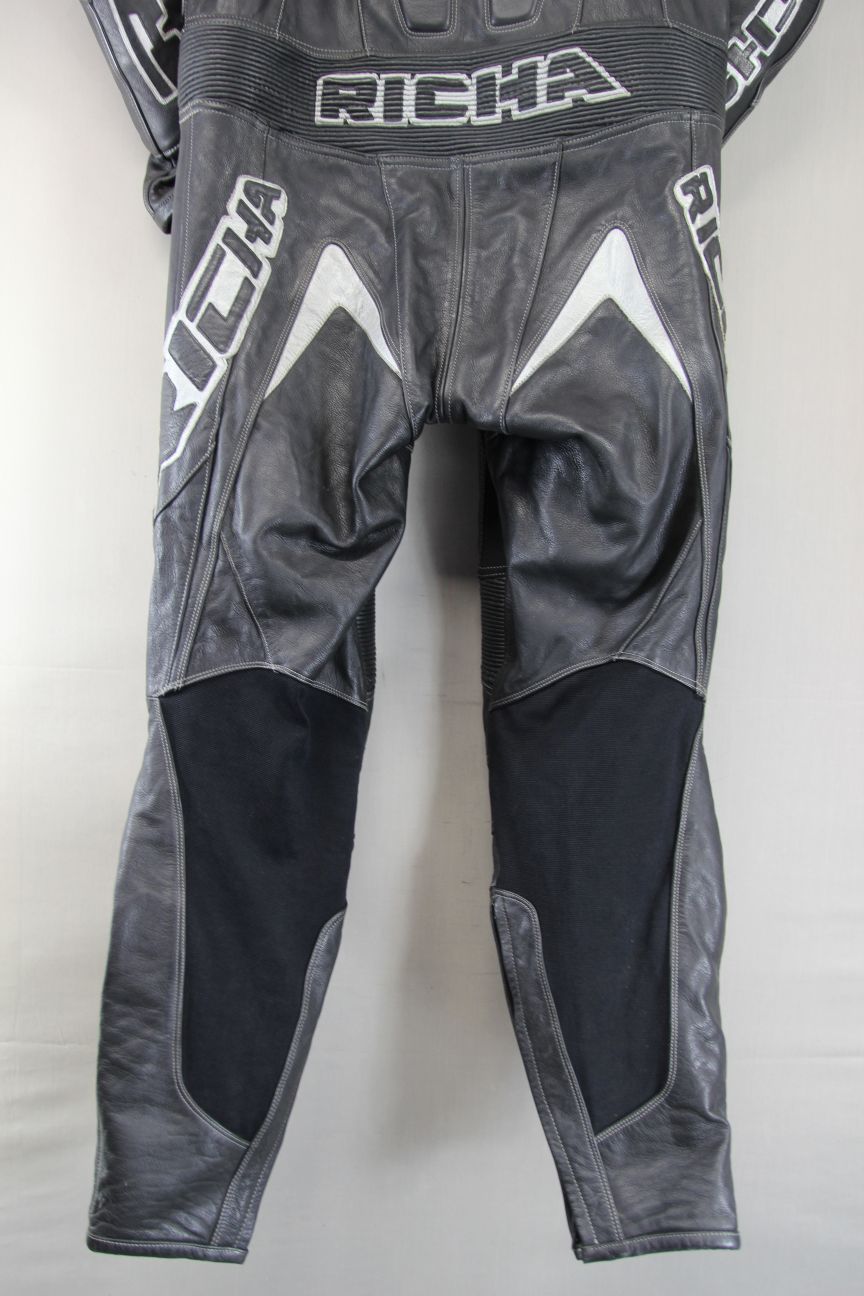 RICHA 1PIECE BLACK & SILVER LEATHER BIKER SUIT + CE ARMOUR & KNEE SLIDERS 46-48"