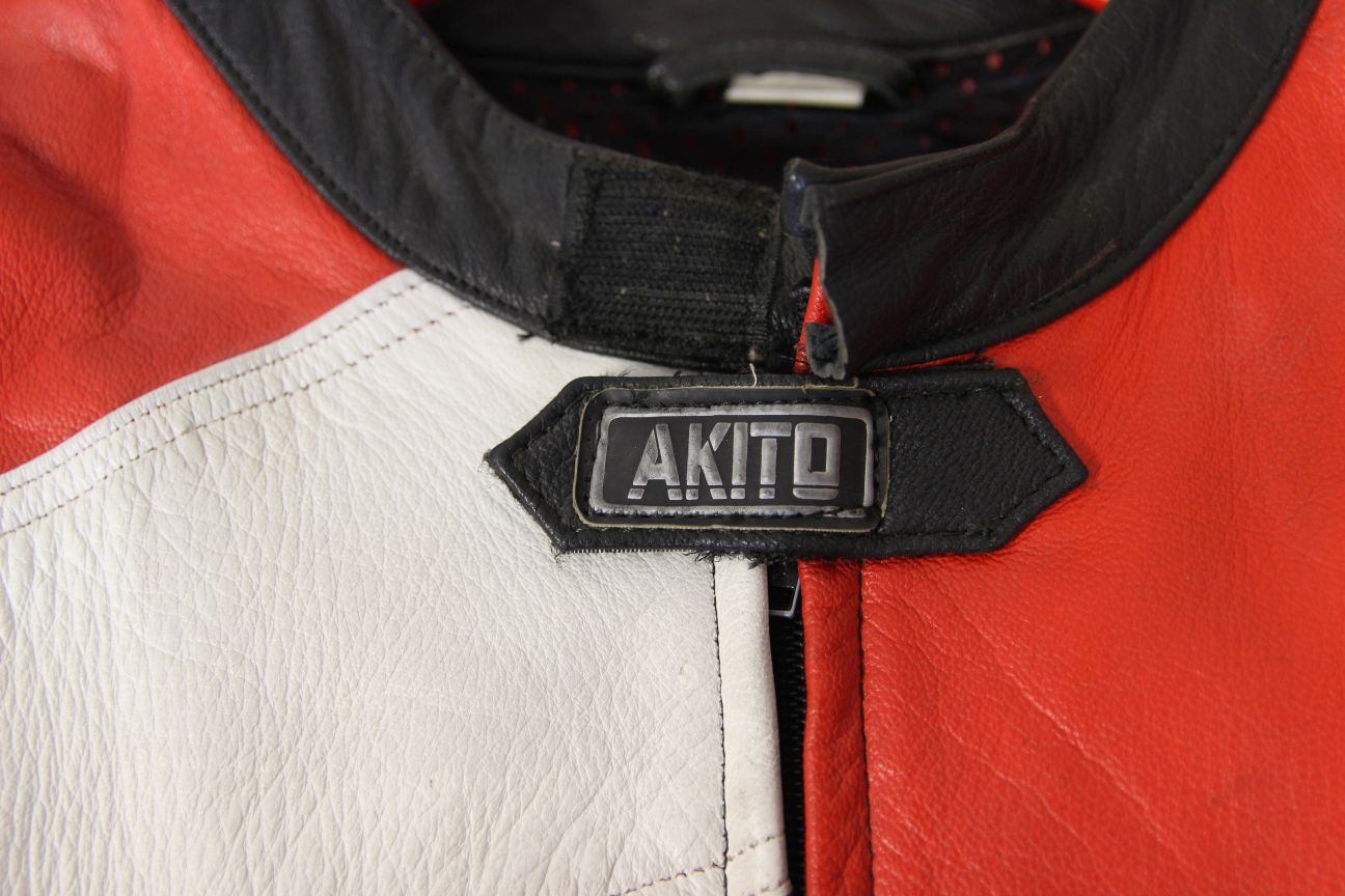 AKITO DAYTONA 1PIECE BLACK, RED & WHITE LEATHER BIKER SUIT CHEST 44-46/WAIST 40"
