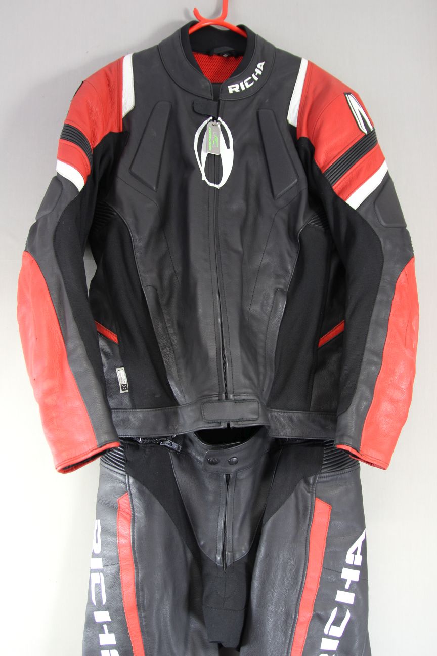 RICHA 2 PIECE BLACK & RED LEATHER BIKER SUIT WITH CE ARMOUR CHEST 42"/WAIST 32"