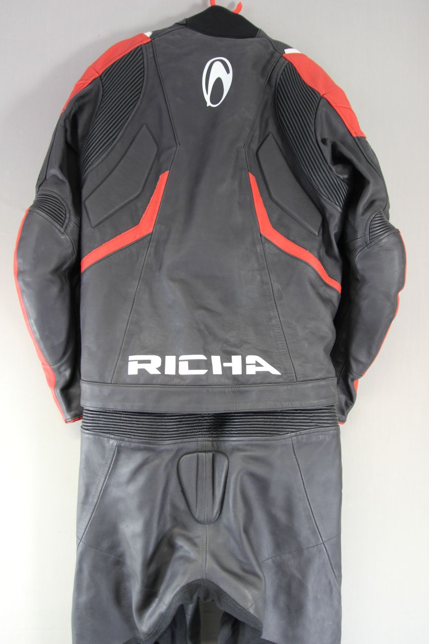 RICHA 2 PIECE BLACK & RED LEATHER BIKER SUIT WITH CE ARMOUR CHEST 42"/WAIST 32"
