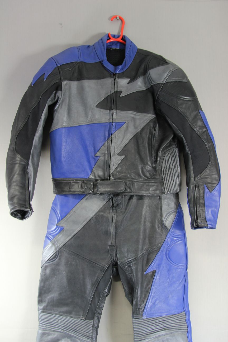 J&S 2 PIECE BLACK, SILVER & BLUE LEATHER BIKER SUIT WITH PROTECTORS 46 INCH/XL