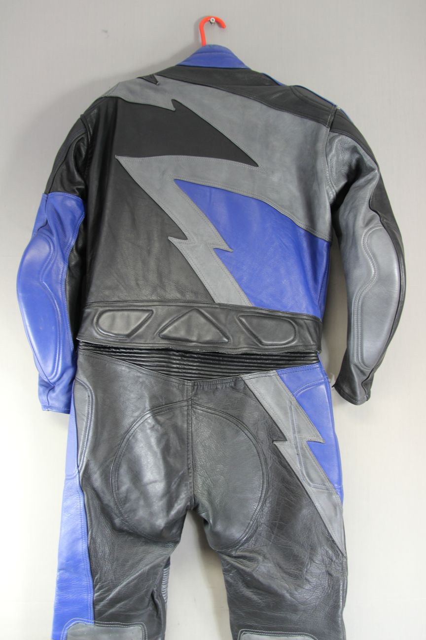 J&S 2 PIECE BLACK, SILVER & BLUE LEATHER BIKER SUIT WITH PROTECTORS 46 INCH/XL