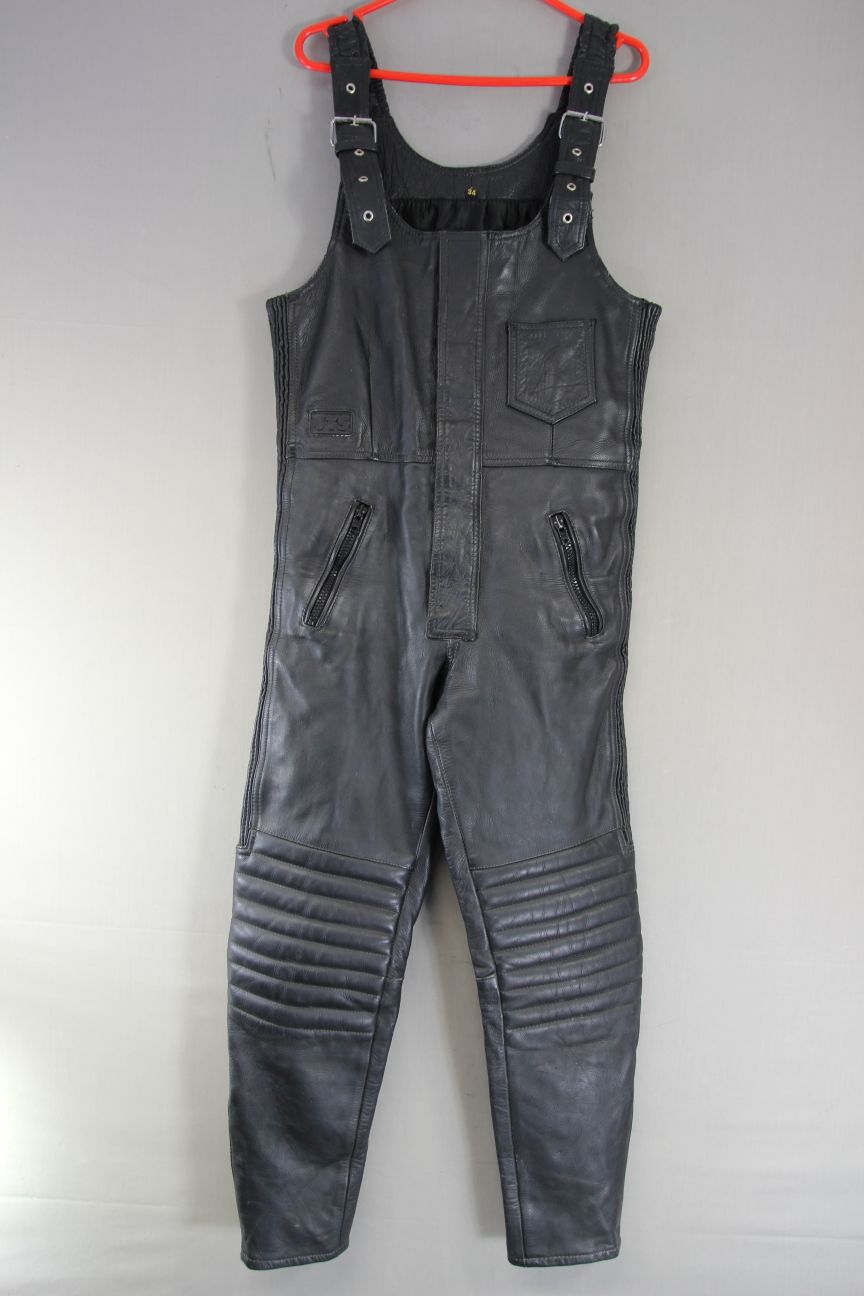 JTS BLACK LEATHER BIKER BIB & BRACE SALOPETTES: WAIST 34 INCH/INSIDE LEG 29 INCH