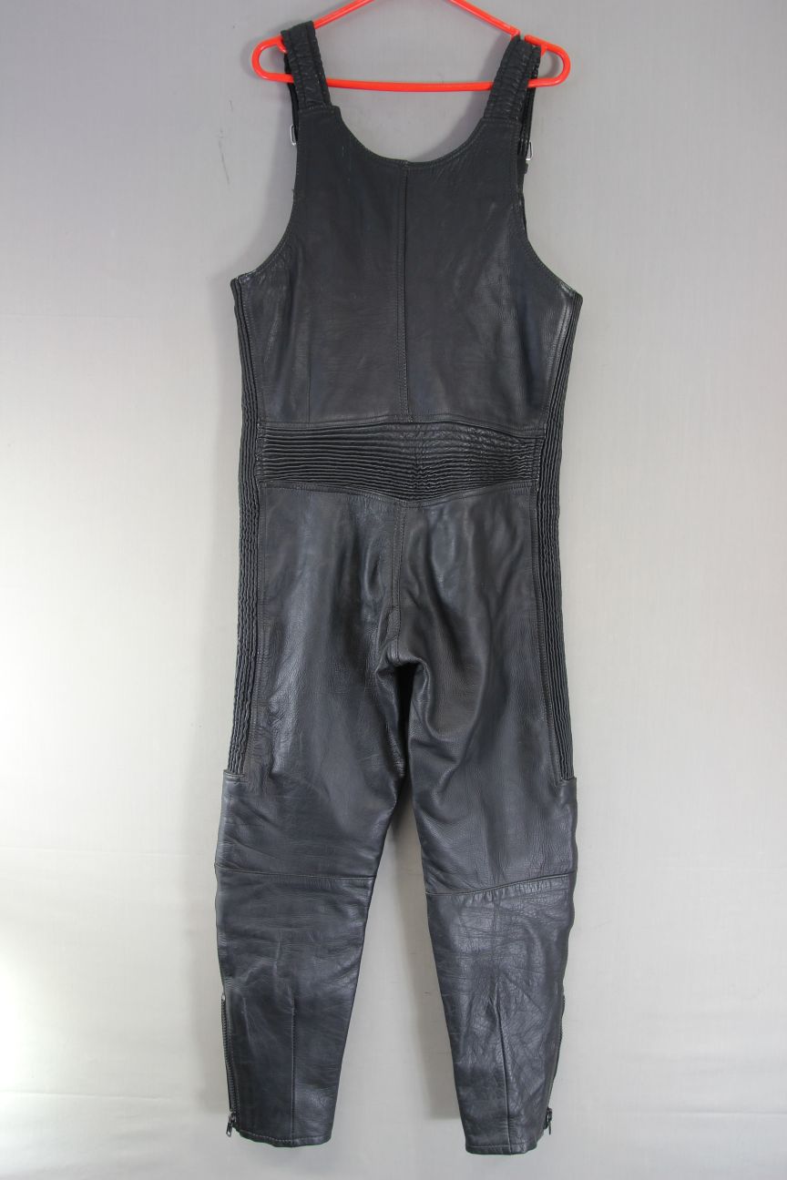 JTS BLACK LEATHER BIKER BIB & BRACE SALOPETTES: WAIST 34 INCH/INSIDE LEG 29 INCH