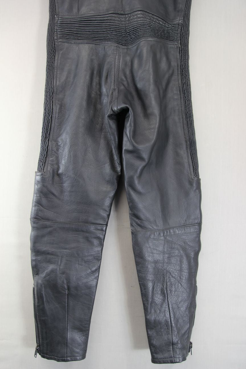 JTS BLACK LEATHER BIKER BIB & BRACE SALOPETTES: WAIST 34 INCH/INSIDE LEG 29 INCH