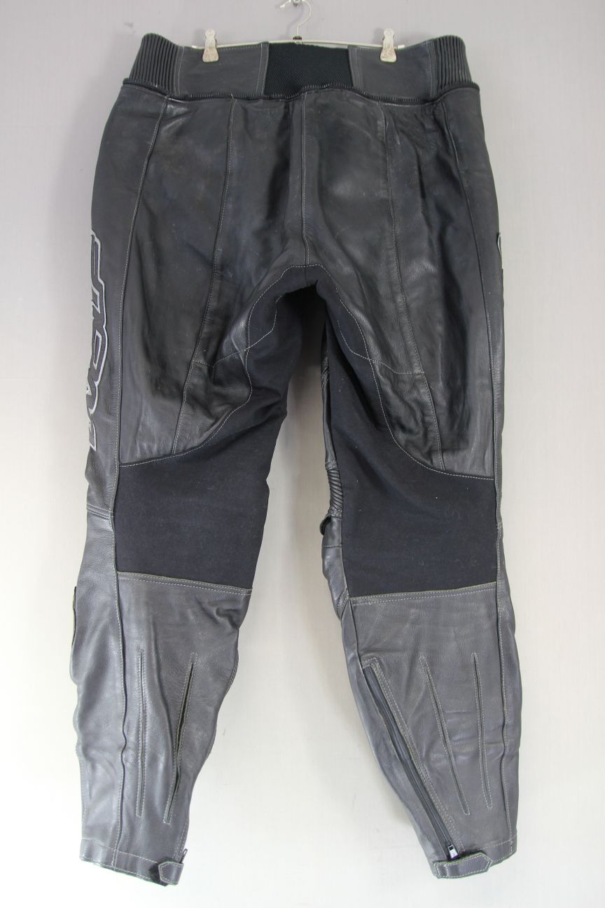 WOLF BRITISH MADE BLACK LEATHER BIKER TROUSERS WITH CE ARMOUR: WAIST 40"/LEG 33"