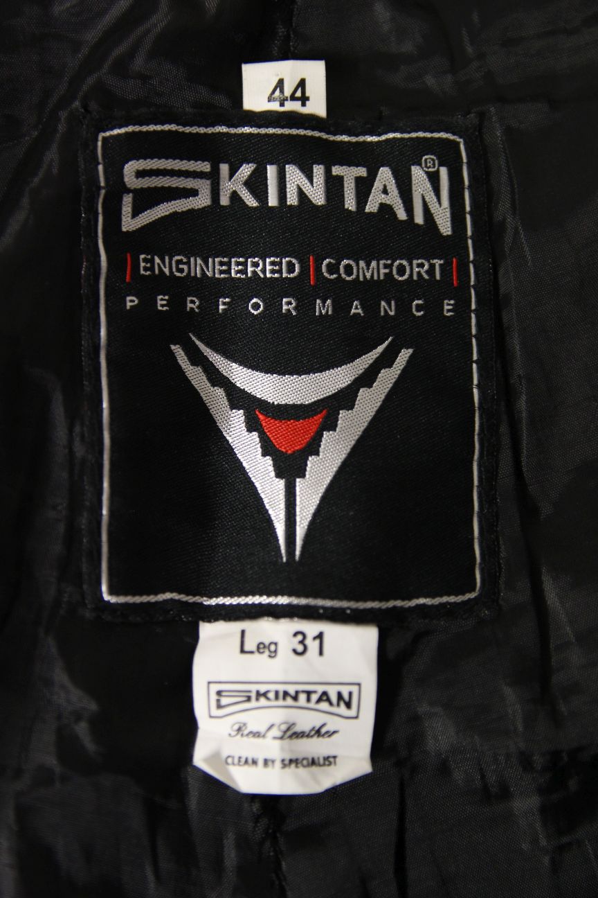 SKINTAN BLACK LEATHER BIKER TROUSERS WITH CE KNEE ARMOUR WAIST 44"/LEG 31-32"
