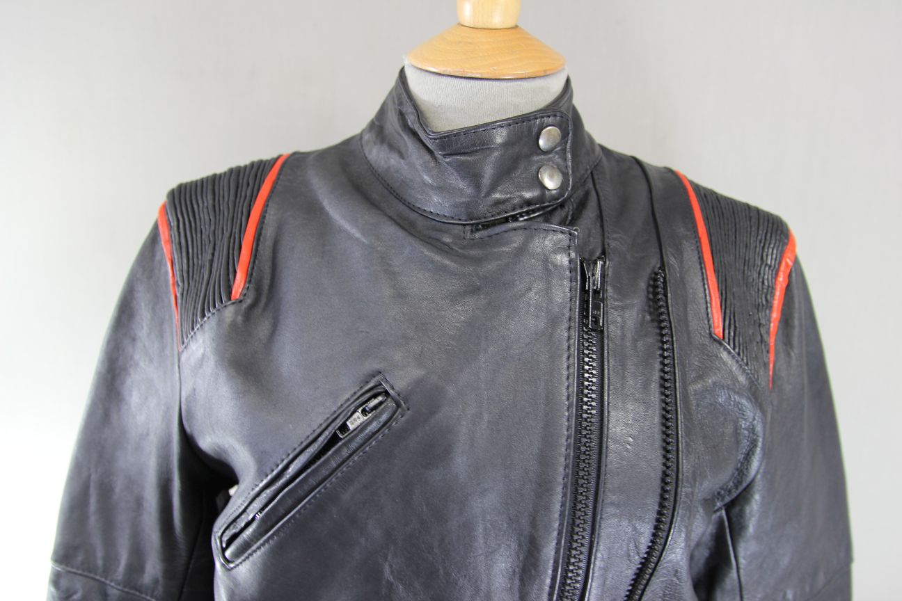 VINTAGE KETT BLACK & RED COWHIDE LEATHER BIKER JACKET: SIZE 12 36 INCH CHEST