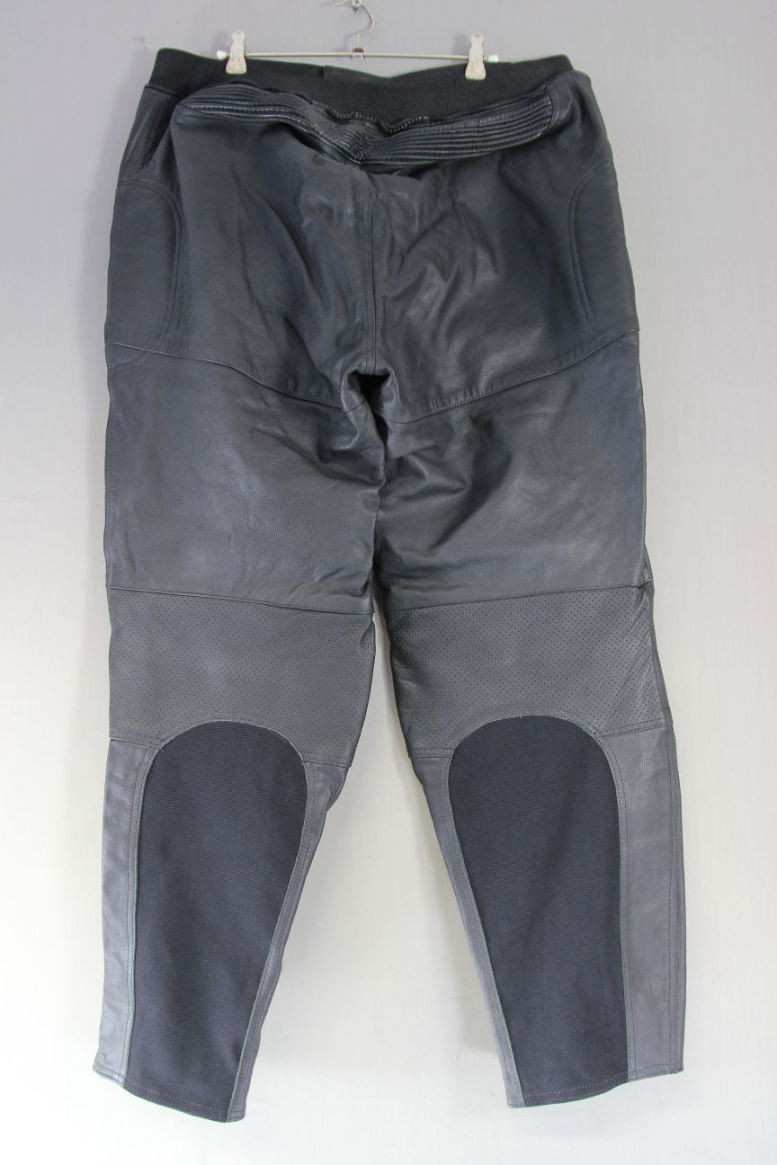 FRANK THOMAS BLACK LEATHER BIKER TROUSERS: WAIST 36-38 INCH/INSIDE LEG 30 INCH